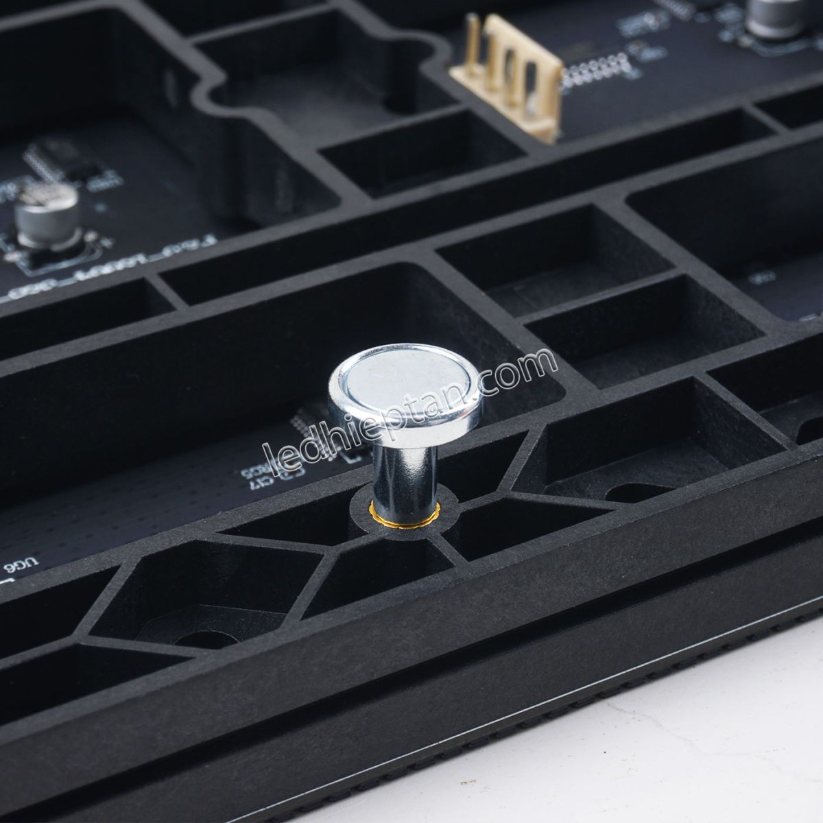 Bịch 100 nam châm 4mm(M4 17*12)