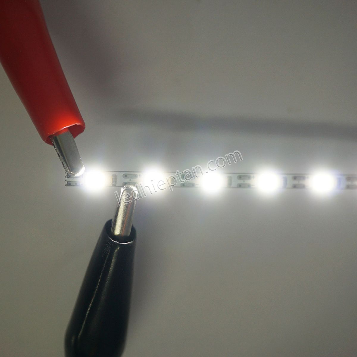 Cây 5v 2835 3mm dài 50cm 45led 7.2w