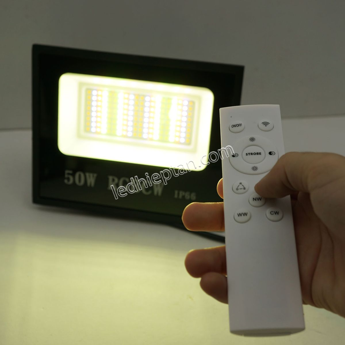 Điều khiển từ xa cho pha RGBCW Bluetooth