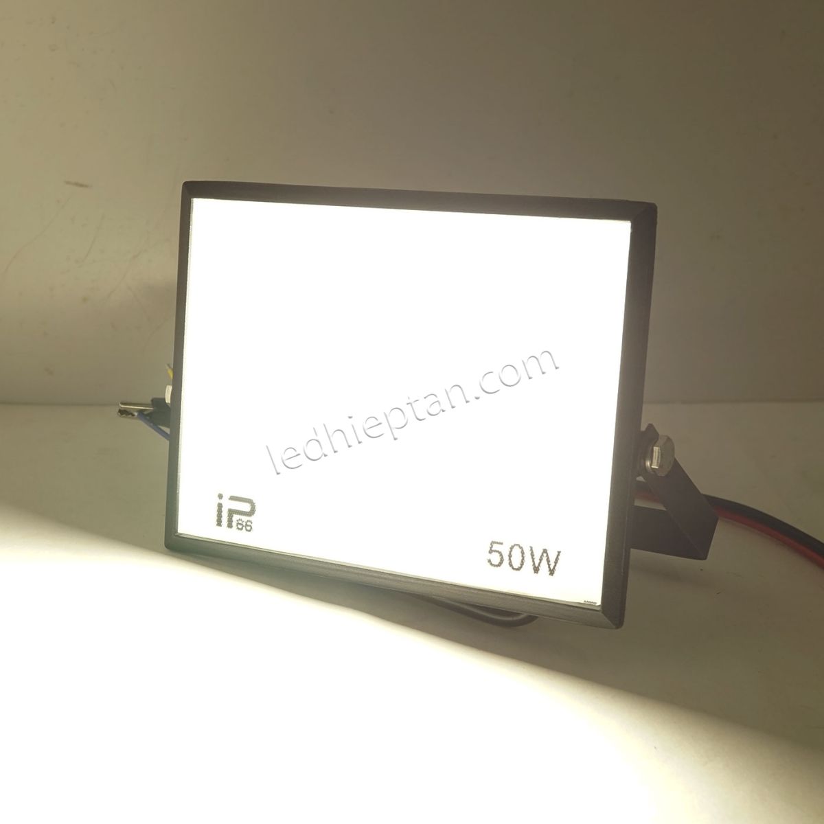Pha C-50W JH trắng