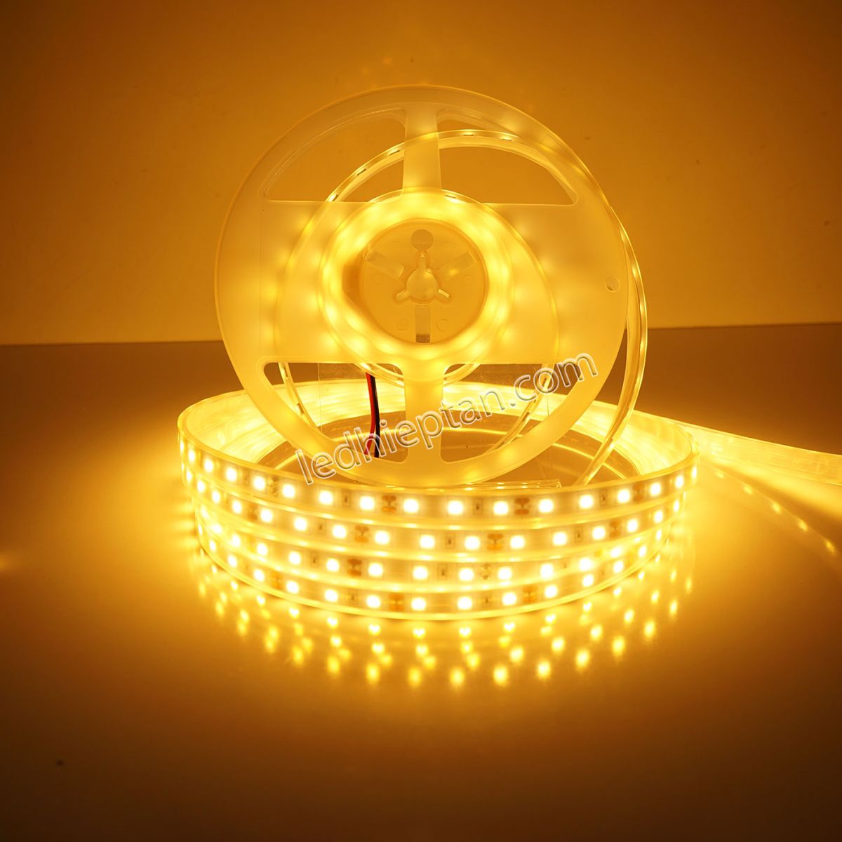 LED dây 5050 WW 60led IP67 12V cuộn 5m