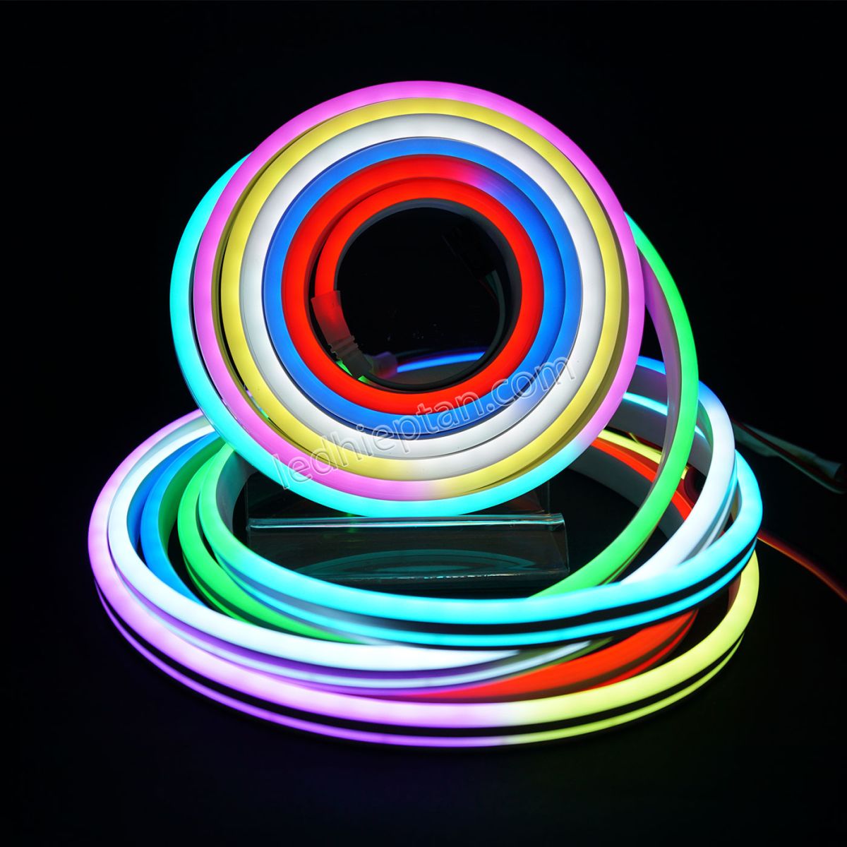 Cuộn LED neon ARGB 12V 3838 96LED 32IC IP67 6*12 1903 Lota