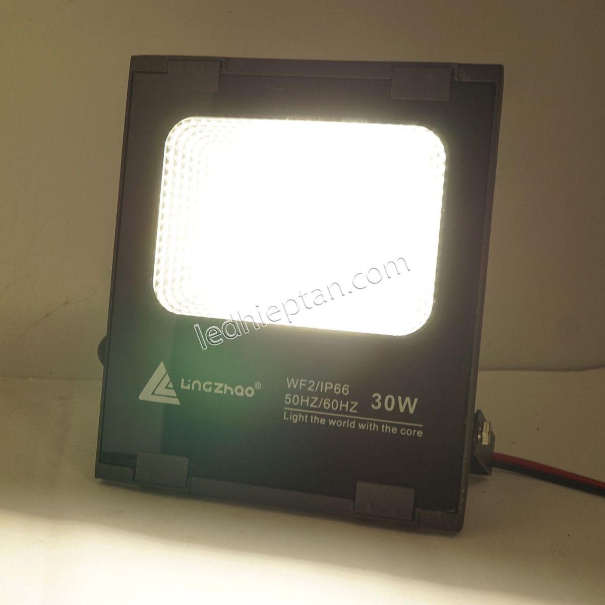Pha C-30W trắng