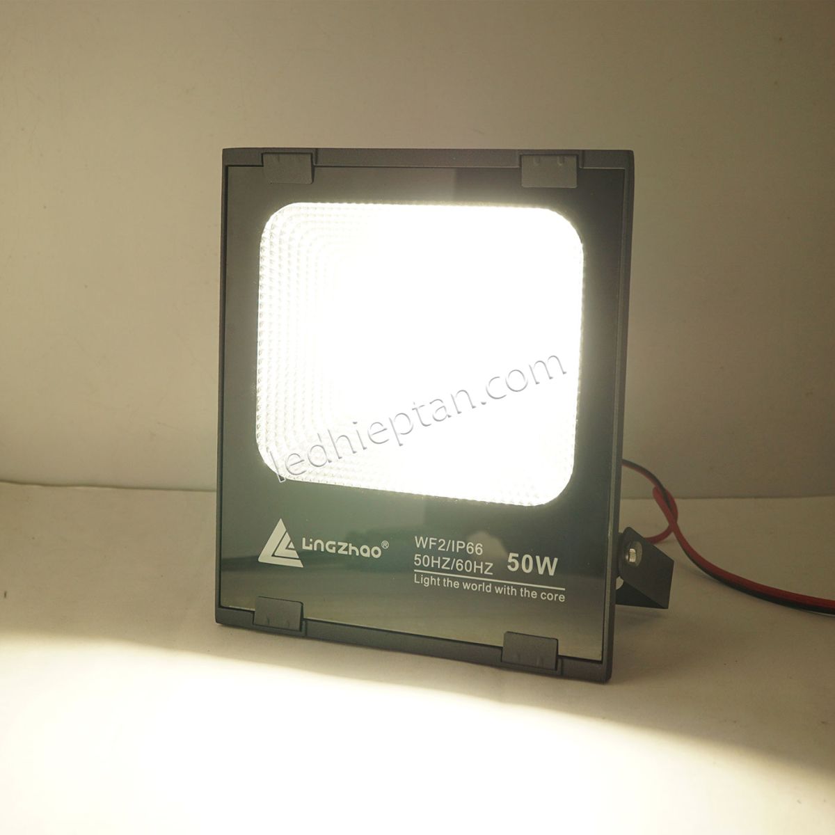 Pha C-50W trắng