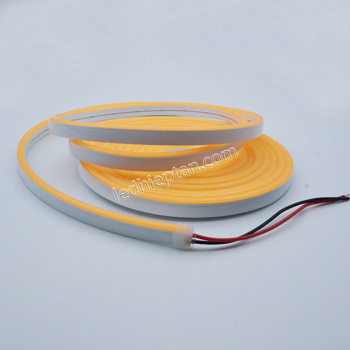 Cuộn LED neon VÀNG 5m XLX Silicone