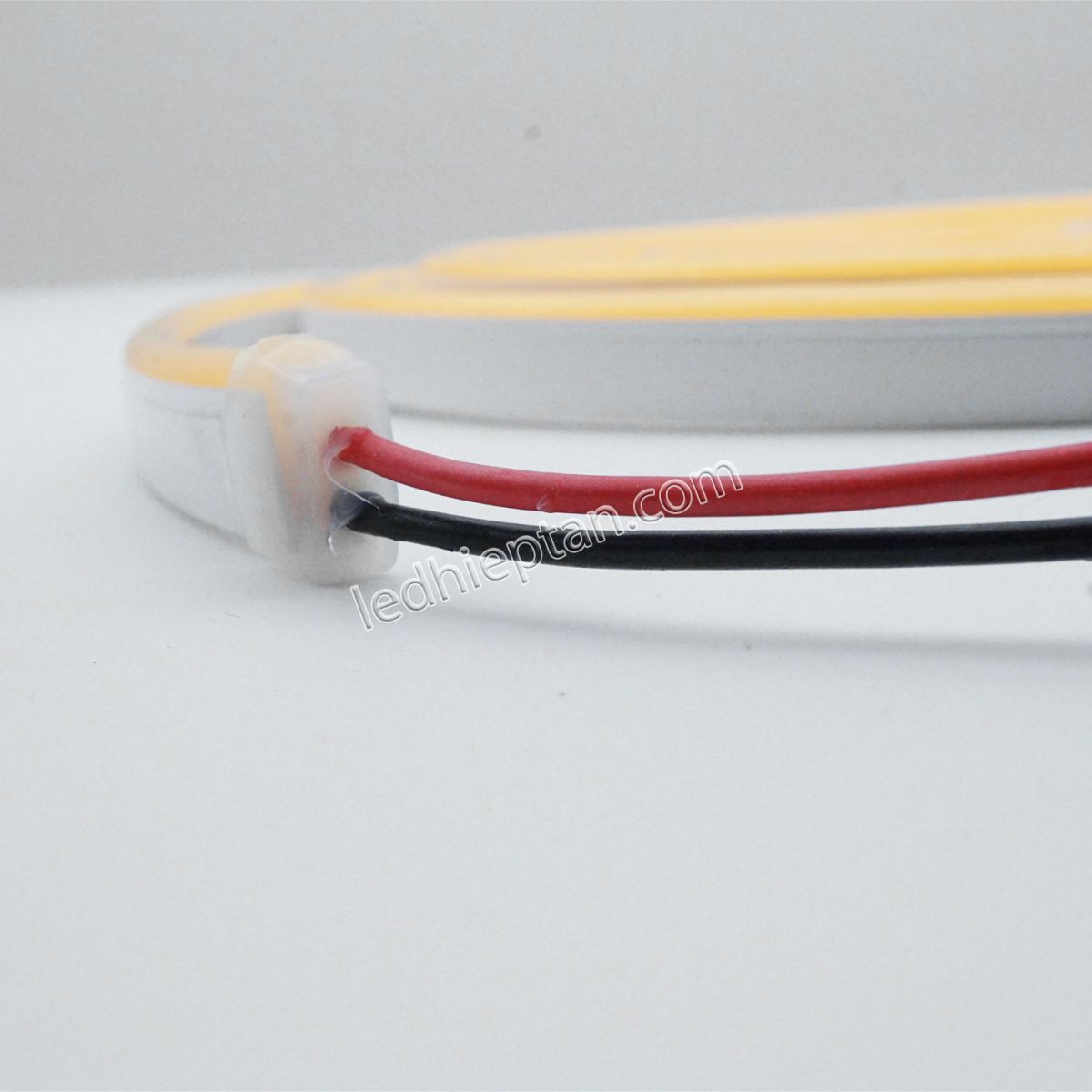 Cuộn LED neon VÀNG 5m XLX Silicone